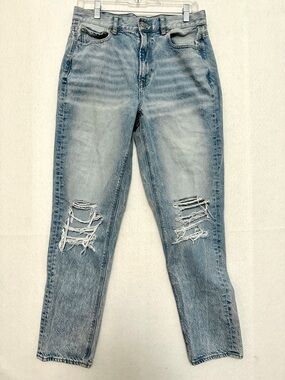 American Eagle Distressed MOM Blue Jeans